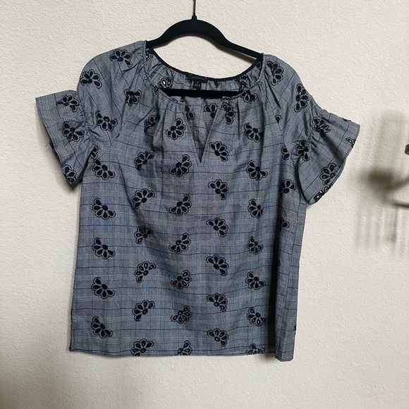 Ann Taylor Black and White Embroidered Blouse - Picture 4 of 7